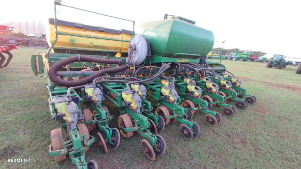 john deere plantadeira 2130 30 linhas. 45 cm. diesel 1p automatico 2014