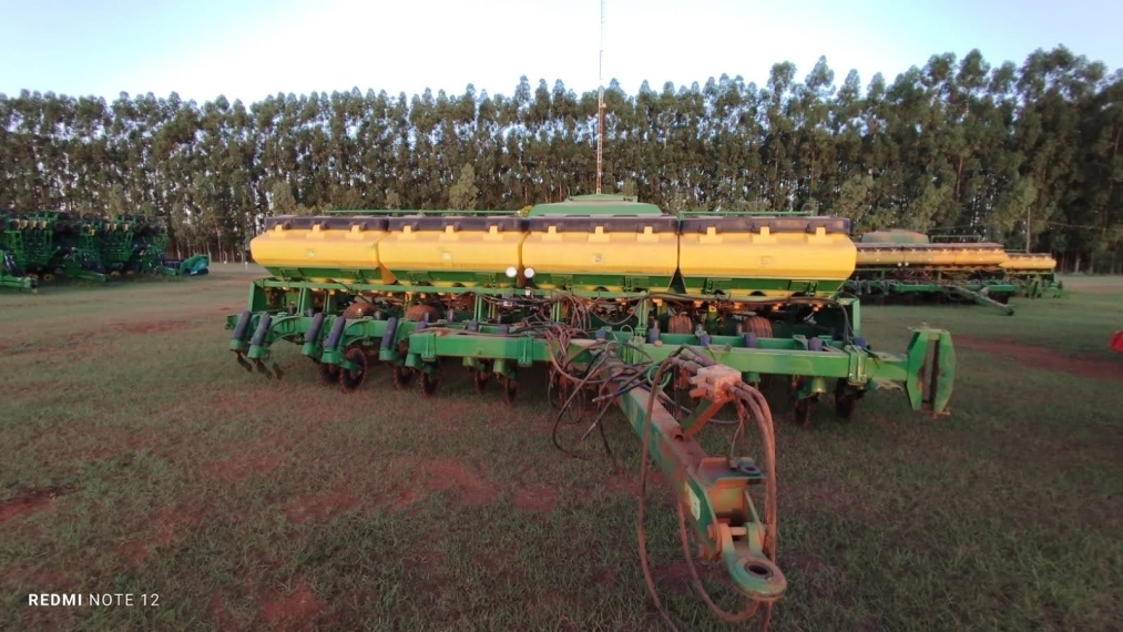 john deere plantadeira 2130 30 linhas. 45 cm. diesel 1p automatico 20141