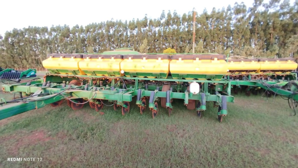 john deere plantadeira 2130 30 linhas. 45 cm. diesel 1p automatico 2014