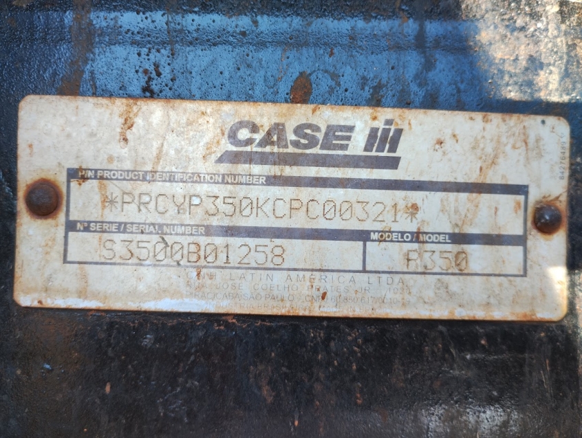 case pulverizador p triot 350 piloto automatico. metal 30mts. tanque 3500lts. motor:11.000hrs diesel 1p automatico 2012