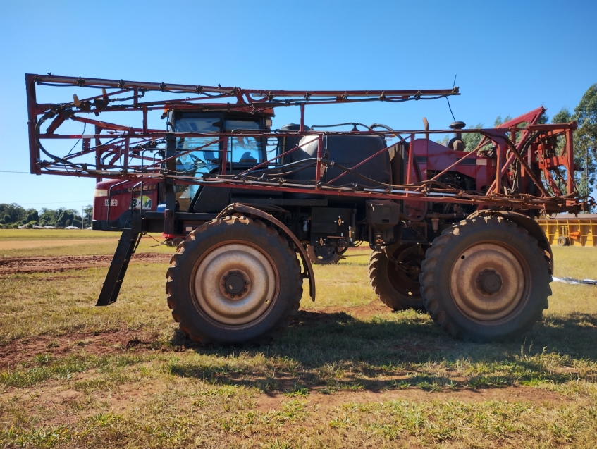 case pulverizador patriot 350 piloto automatico. metal 30mts. tanque 3500lts. motor:11.000hrs diesel 1p automatico 20122