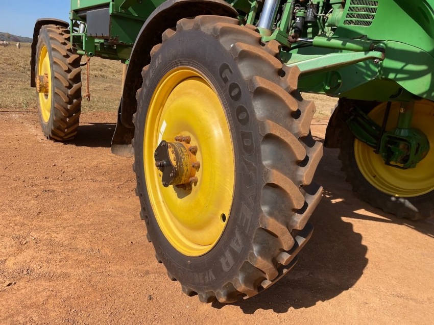 john deere pulverizador 4730 piloto automatico. metal 30mts. tanque 3.000lts. motor: 9777 diesel 1p automatico 2009
