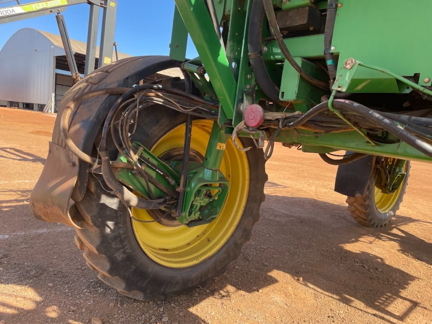 john deere pulverizador 4730 piloto automatico. metal 30mts. tanque 3.000lts. motor: 9777 diesel 1p automatico 2009