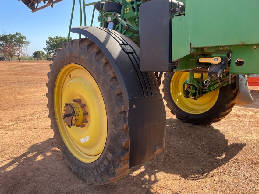 john deere pulverizador 4730 piloto automatico. metal 30mts. tanque 3.000lts. motor: 9777 diesel 1p automatico 2009