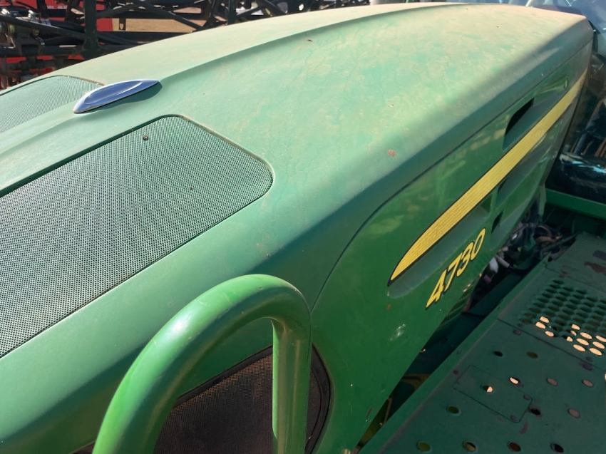 john deere pulverizador 4730 piloto automatico. metal 30mts. tanque 3.000lts. motor: 9777 diesel 1p automatico 2009