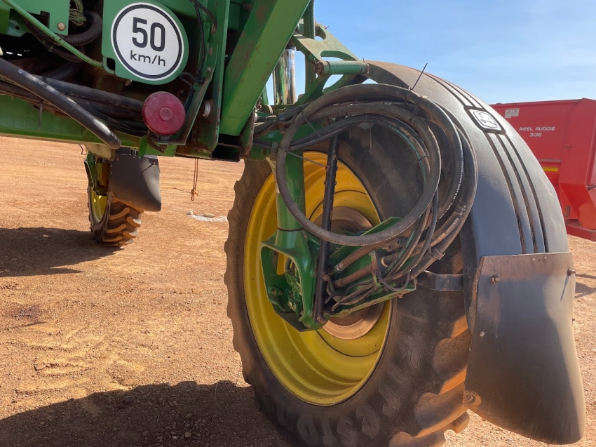 john deere pulverizador 4730 piloto automatico. metal 30mts. tanque 3.000lts. motor: 9777 diesel 1p automatico 2009