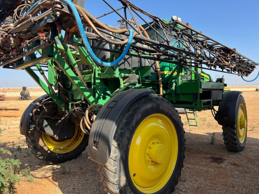 john deere pulverizador 4730 piloto automatico. metal 30mts. tanque 3.000lts. motor: 6459 diesel 1p automatico 2009