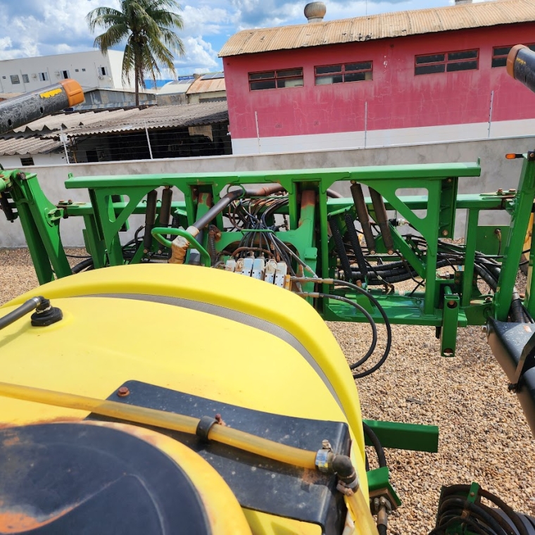 john deere pulverizador m4025 piloto automatico. fibra 30mts. tanque 2.500lts. diesel 1p automatico 2019