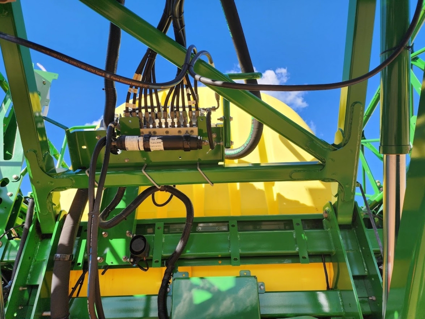 john deere pulverizador m4030 piloto automatico. metal 30mts. tanque 3.000lts. exactapply. motor: 1770 diesel 1p automatico 2021