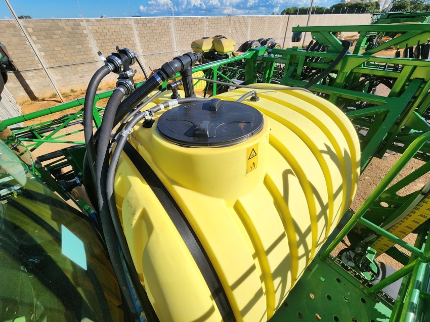 john deere pulverizador m4030 piloto automatico. metal 30mts. tanque 3.000lts. exactapply. motor: 1770 diesel 1p automatico 2021