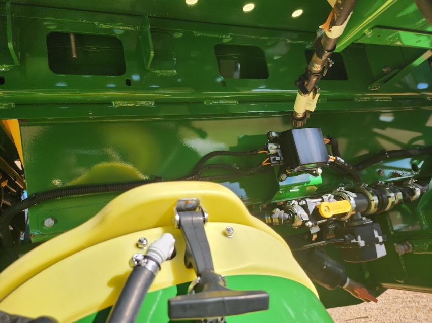 john deere pulverizador m4030 piloto automatico. metal 30mts. tanque 3.000lts. exactapply. motor: 1770 diesel 1p automatico 2021