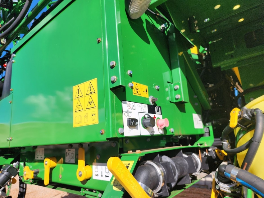 john deere pulverizador m4030 piloto automatico. metal 30mts. tanque 3.000lts. exactapply. motor: 1770 diesel 1p automatico 2021