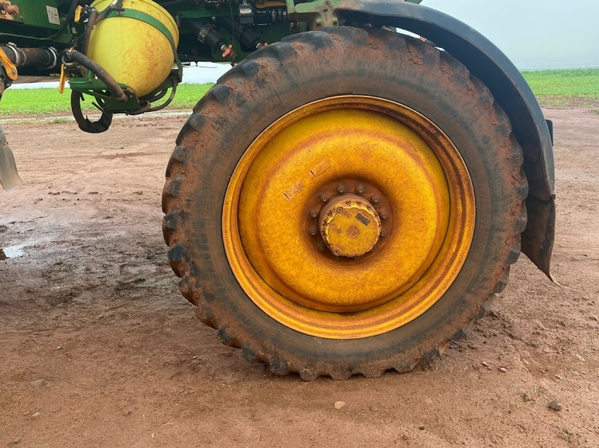 john deere pulverizador m4040 piloto automatico. metal 30mts. tanque 4.000lts. exactapply. motor 4.500hrs diesel 1p automatico 2019