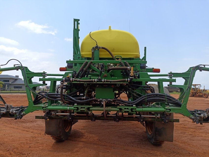john deere pulverizador m4040 piloto automatico. fibra 36mts. tanque 4.000lts. motor: 4200 diesel 1p automatico 2019