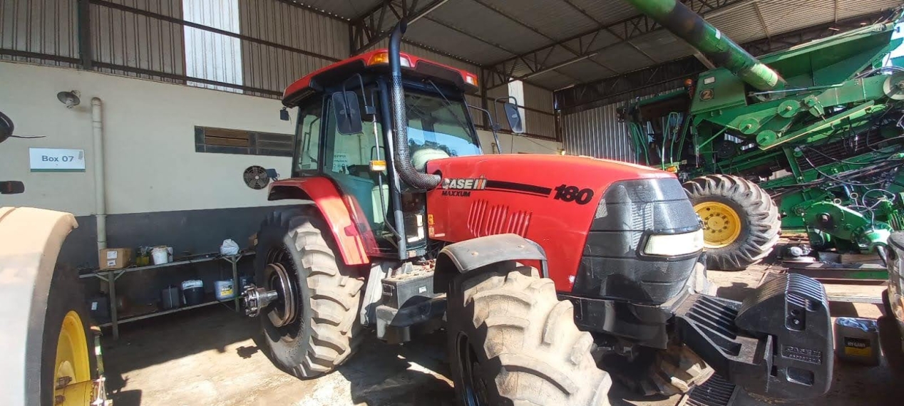 case trator mx 180 cv. cabine (em revisao completa) diesel 1p automatico 2013