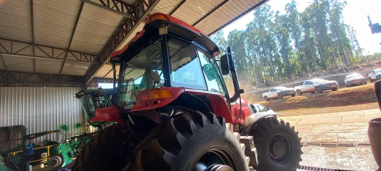 case trator mx 180 cv. cabine (em revisao completa) diesel 1p automatico 2013