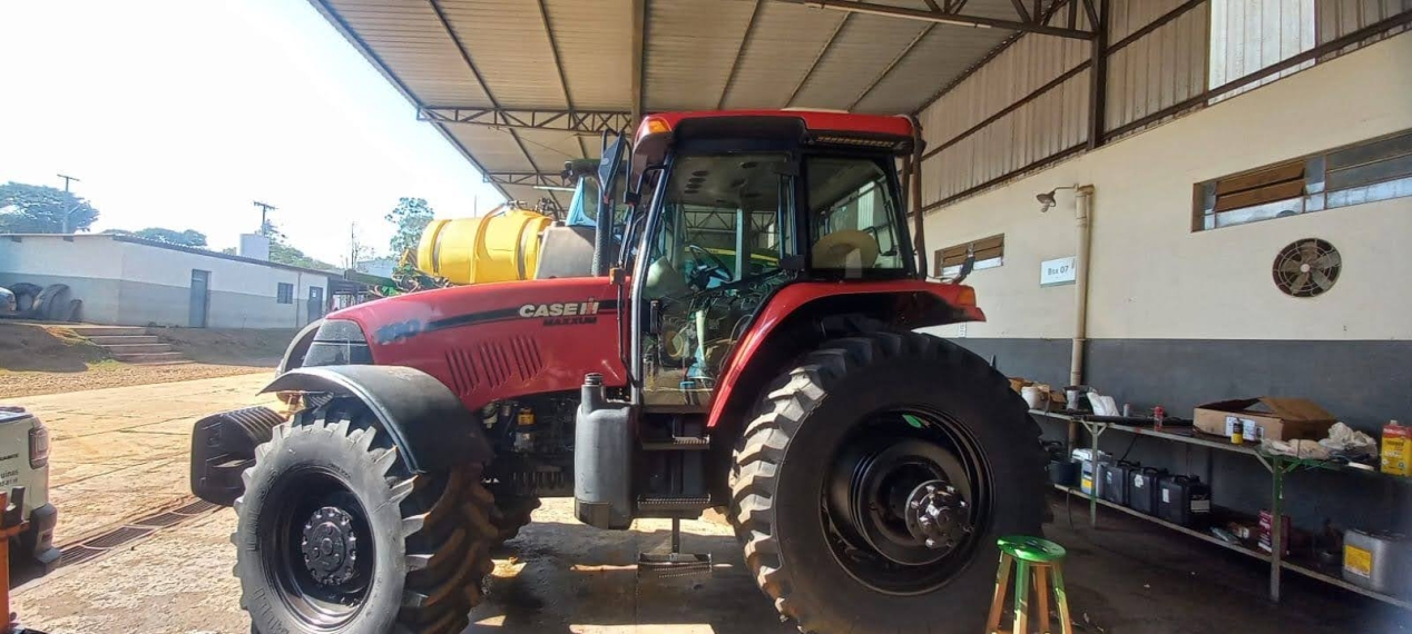case trator mx 180 cv. cabine (em revisao completa) diesel 1p automatico 2013