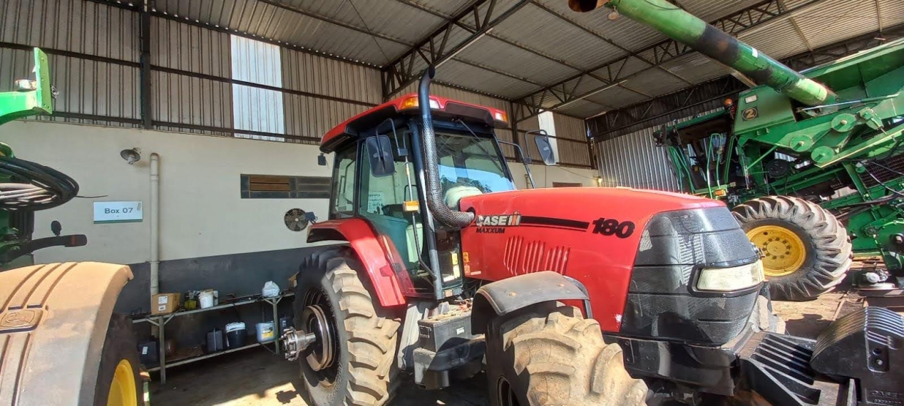 case trator mx 180 cv. cabine (em revisao completa) diesel 1p automatico 2013