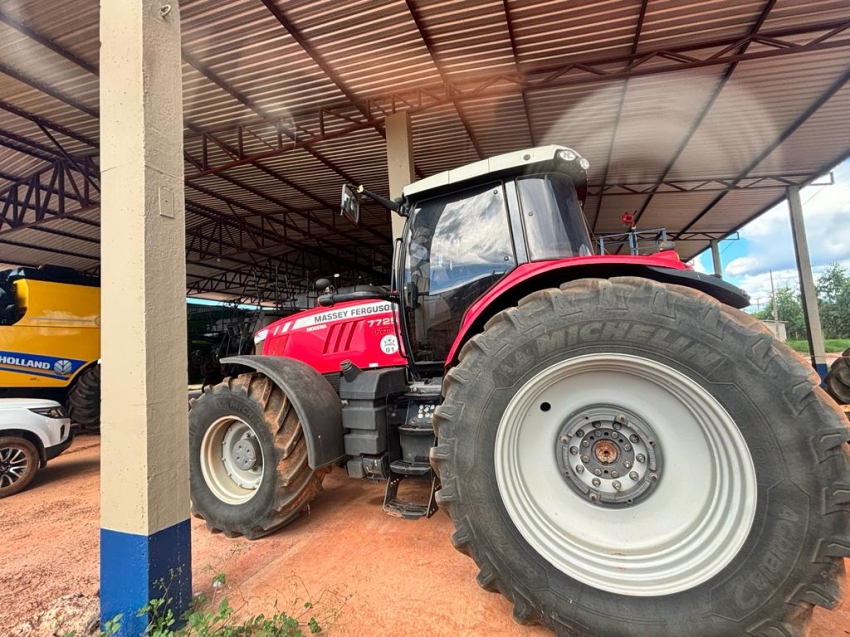 massey ferguson trator 7725 250cv. cabine. transmissao dynashift6. rodado dual. motor: 5.012hrs diesel 1p automatico 2018