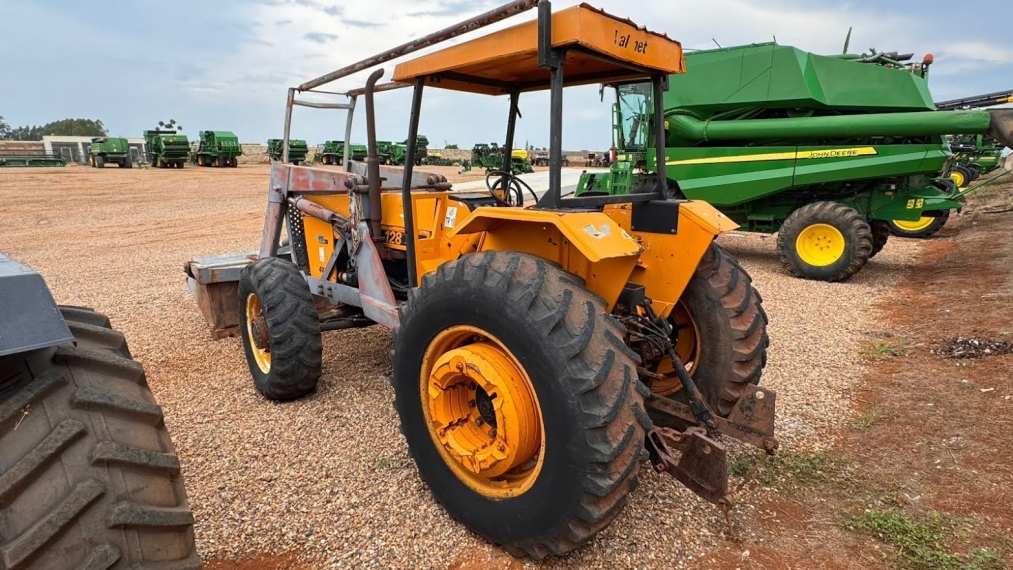 valmet trator 128 120cv. sem cabine. equipado com conjunto frontal. diesel 1p automatico 1988