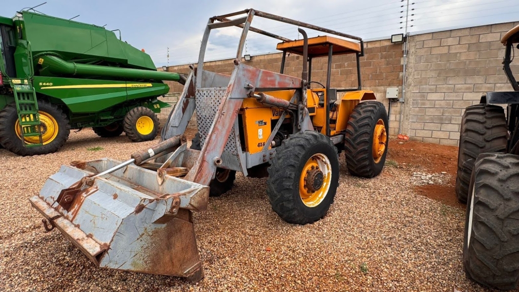 valmet trator 128 120cv. sem cabine. equipado com conjunto frontal. diesel 1p automatico 1988