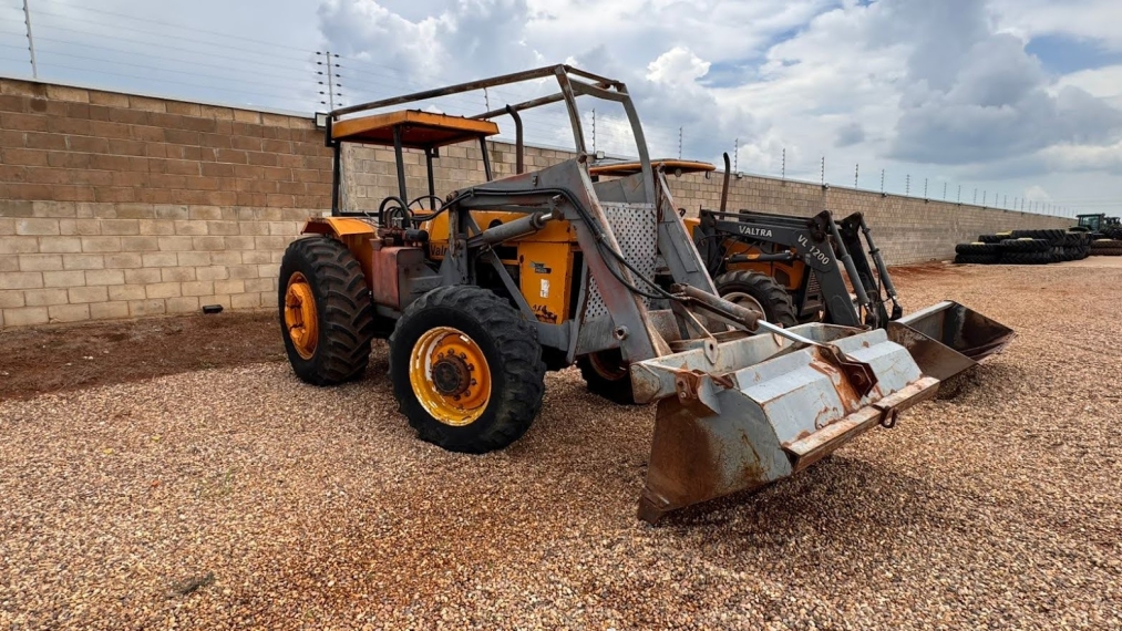 valmet trator 128 120cv. sem cabine. equipado com conjunto frontal. diesel 1p automatico 1988