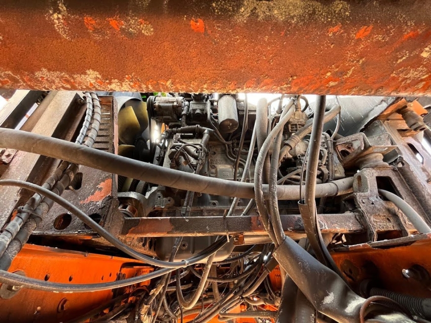 jacto pulverizador uniport 5030 npk capacidade 5.000kg. porta dupla. luz de trabalho diesel 2p automatico 2019