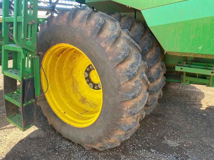 john deere colheitadeira s440 rodado dual. com piloto automatico. plataforma 22 pes. motor: 1027 - trilha: 726 diesel 1p automatico 2019
