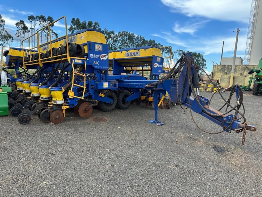 tatu plantadeira usap. 30 linhas. 50cm. titanium. desligamento 03 seccoes. isobuss diesel 1p automatico 2018