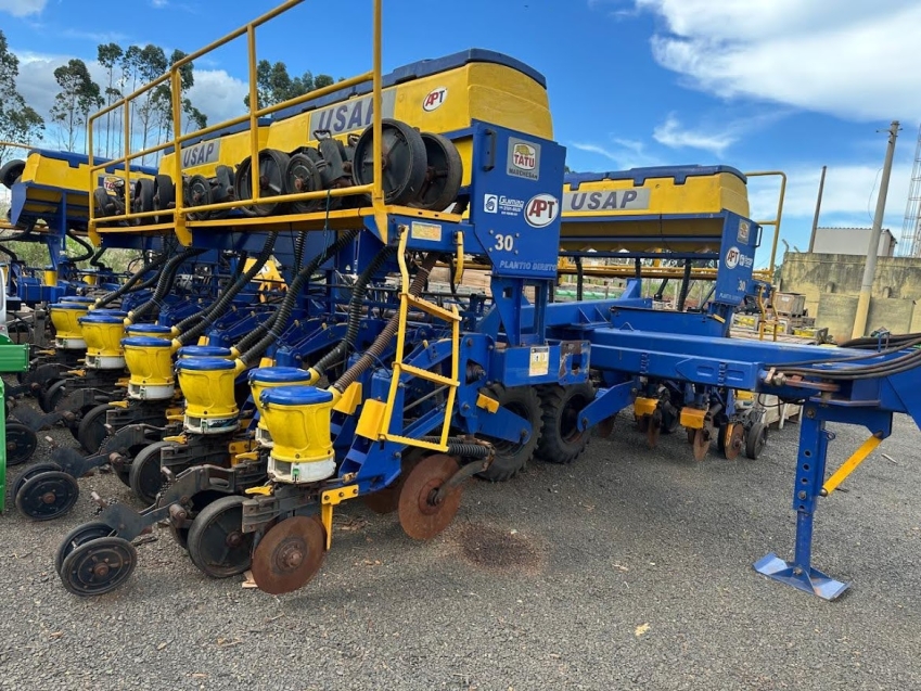 tatu plantadeira usap. 30 linhas. 50cm. titanium. desligamento 03 seccoes. isobuss diesel 1p automatico 2018