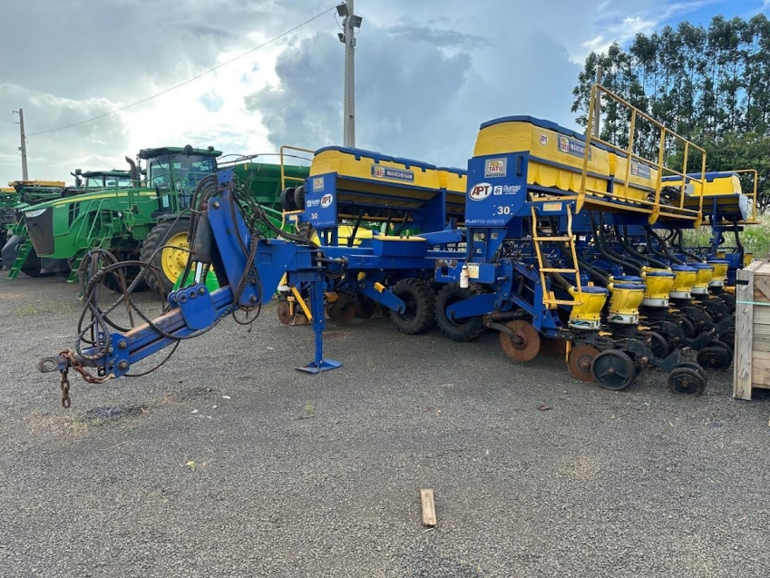 tatu plantadeira usap. 30 linhas. 50cm. titanium. desligamento 03 seccoes. isobuss diesel 1p automatico 2018