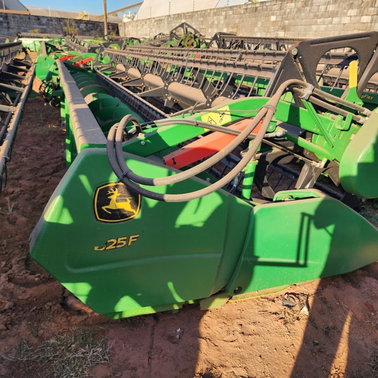 john deere colheitadeira s440 cabine. rodado dual. plataforma 25 pes. motor: 1.429hrs - trilha: 924hrs diesel 1p automatico 2018