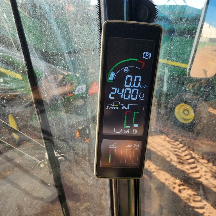 john deere colheitadeira s440 cabine. rodado dual. plataforma 25 pes. motor: 1.429hrs - trilha: 924hrs diesel 1p automatico 2018