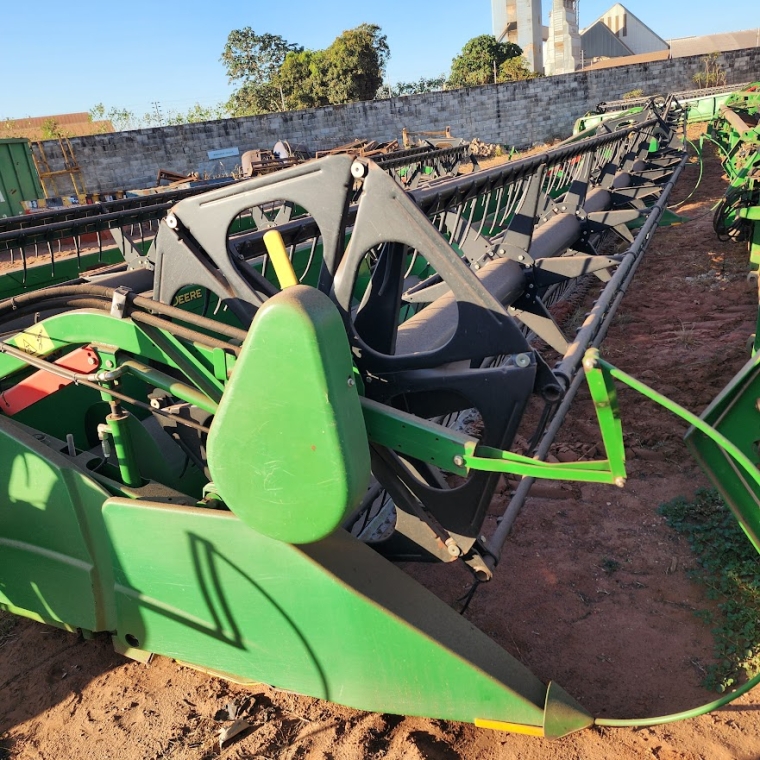 john deere colheitadeira s440 cabine. rodado dual. plataforma 25 pes. motor: 1.429hrs - trilha: 924hrs diesel 1p automatico 2018