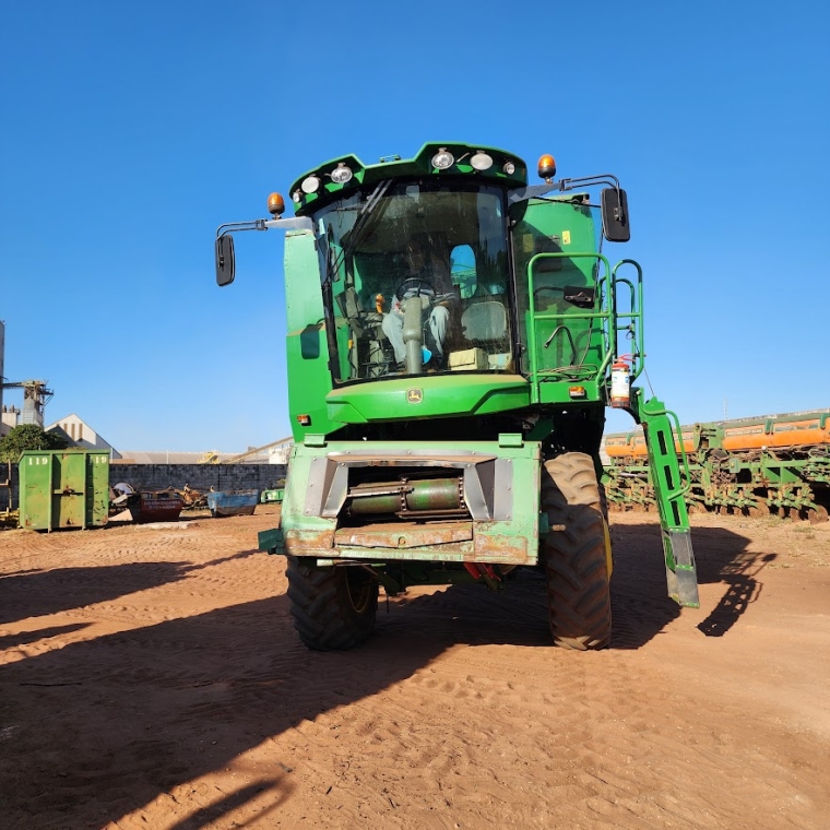 john deere colheitadeira s440 cabine. rodado dual. plataforma 25 pes. motor: 1.429hrs - trilha: 924hrs diesel 1p automatico 2018