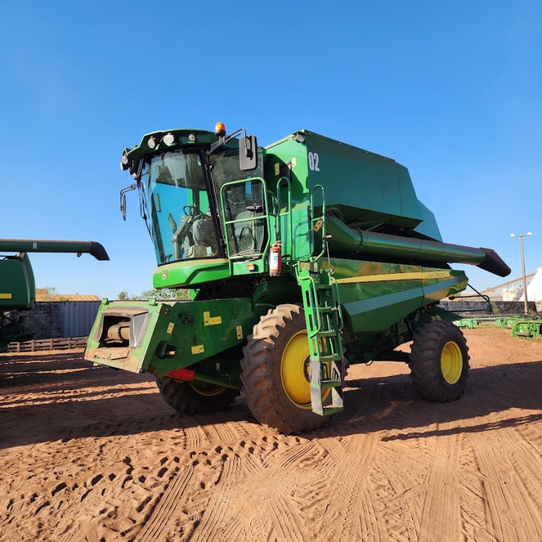 john deere colheitadeira s440 cabine. rodado dual. plataforma 25 pes. motor: 1.429hrs - trilha: 924hrs diesel 1p automatico 2018