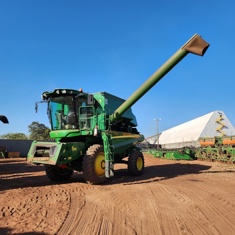 john deere colheitadeira s440 cabine. rodado dual. plataforma 25 pes. motor: 1.429hrs - trilha: 924hrs diesel 1p automatico 2018