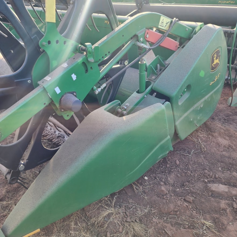 john deere colheitadeira s440 cabine. rodado dual. plataforma 25 pes. motor: 1.429hrs - trilha: 924hrs diesel 1p automatico 2018