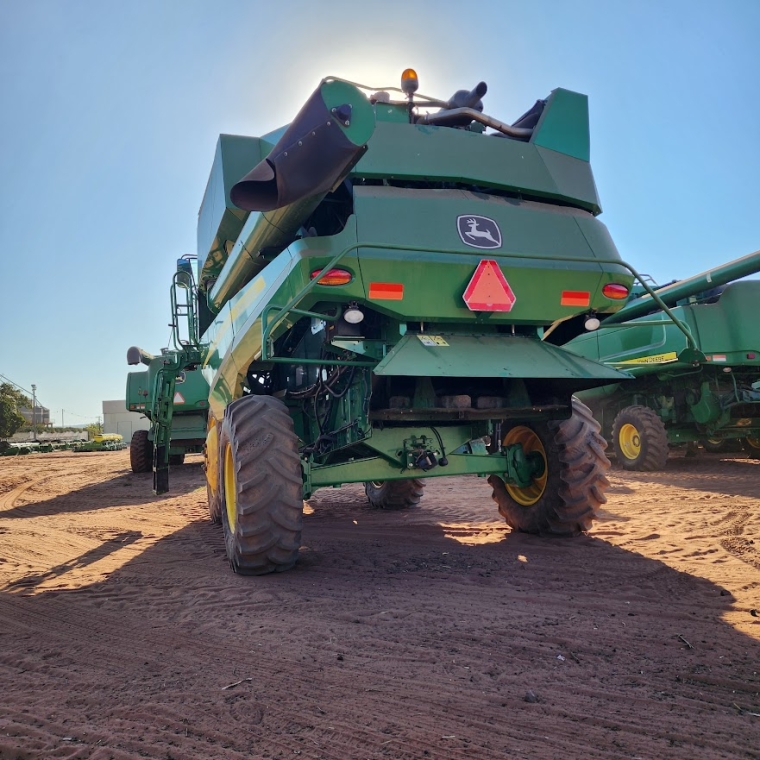 john deere colheitadeira s440 cabine. rodado dual. plataforma 25 pes. motor: 1.429hrs - trilha: 924hrs diesel 1p automatico 2018