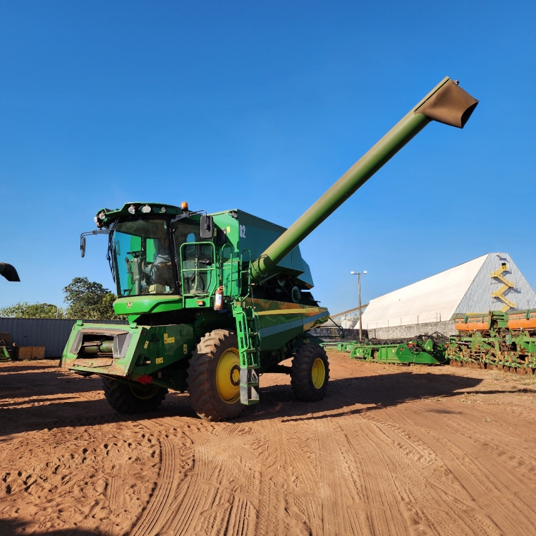 john deere colheitadeira s440 cabine. rodado dual. plataforma 25 pes. motor: 1.429hrs - trilha: 924hrs diesel 1p automatico 20181