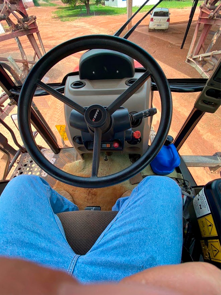 case pulverizidor patriot 250 piloto autom. metal 24mts. tanque 2500lts.motor: 5545 diesel 1p automatico 2015