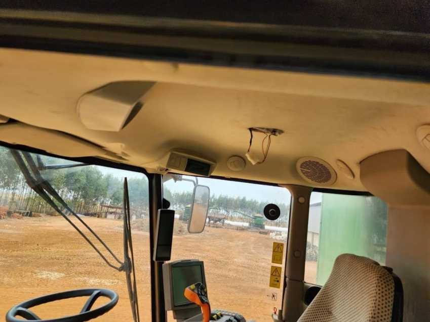 john deere colheitadeira s440 rodado dual. com piloto automatico. plataforma 22 pes. motor: 1027 - trilha: 726 diesel 1p automatico 2019