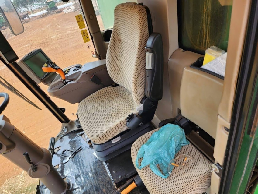 john deere colheitadeira s440 rodado dual. com piloto automatico. plataforma 22 pes. motor: 1027 - trilha: 726 diesel 1p automatico 2019
