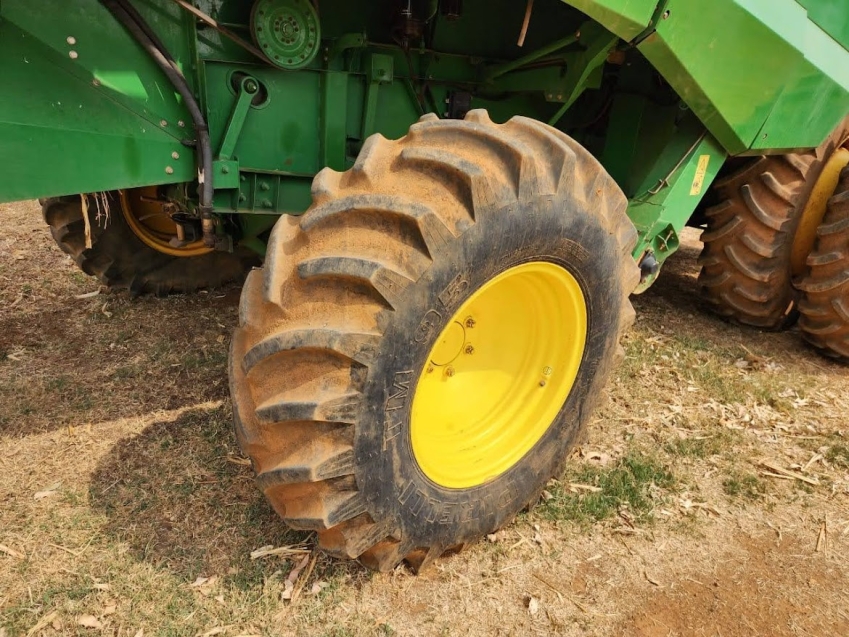 john deere colheitadeira s440 rodado dual. com piloto automatico. plataforma 22 pes. motor: 1027 - trilha: 726 diesel 1p automatico 2019