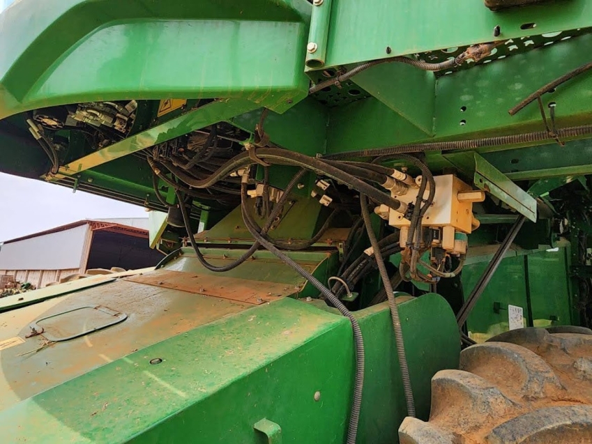 john deere colheitadeira s440 rodado dual. com piloto automatico. plataforma 22 pes. motor: 1027 - trilha: 726 diesel 1p automatico 2019