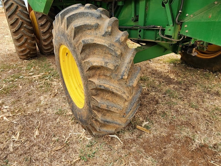 john deere colheitadeira s440 rodado dual. com piloto automatico. plataforma 22 pes. motor: 1027 - trilha: 726 diesel 1p automatico 2019