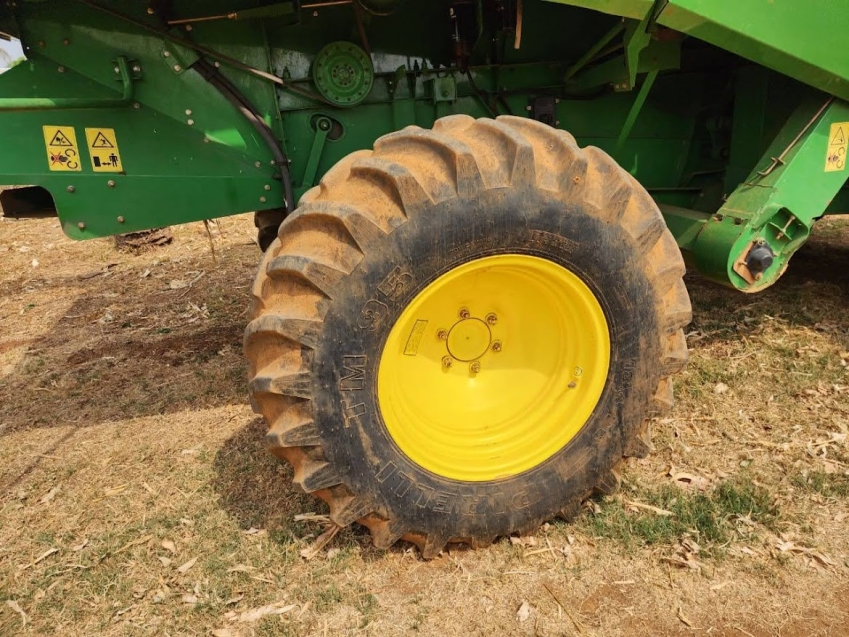 john deere colheitadeira s440 rodado dual. com piloto automatico. plataforma 22 pes. motor: 1027 - trilha: 726 diesel 1p automatico 2019