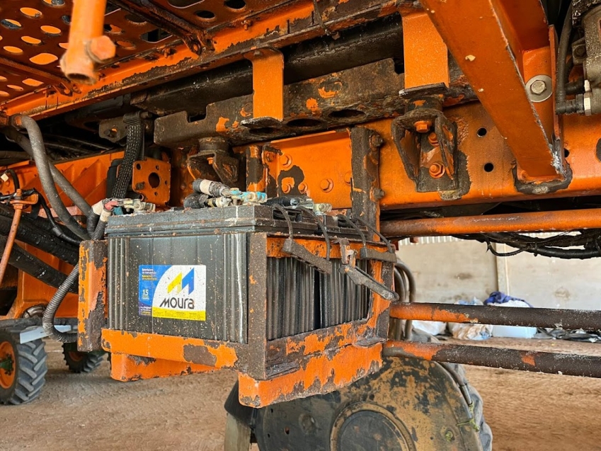 jacto pulverizador uniport 5030 npk capacidade 5.000kg. porta dupla. luz de trabalho diesel 1p automatico 2019