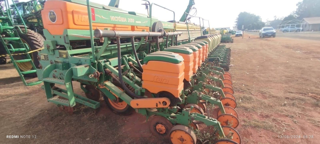 stara plantadeira victoria 3150 06 linhas. 50cm. pneumatica. diesel 1p automatico 20162