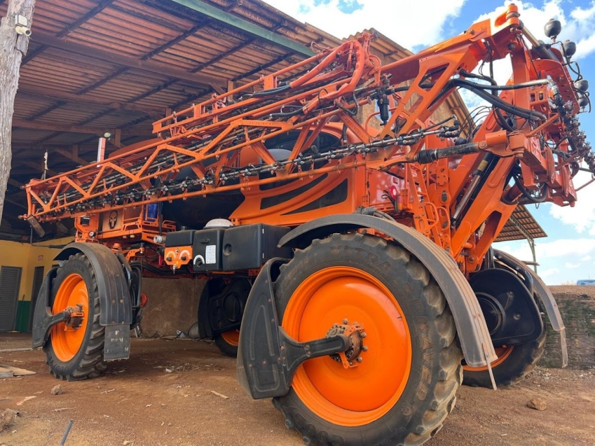 jacto pulverizador uniport 4530 tanque 4.500lts. barra de 36mts aco. piloto automatico. 4x4. motor 3.800hrs. diesel 1p automatico 2018
